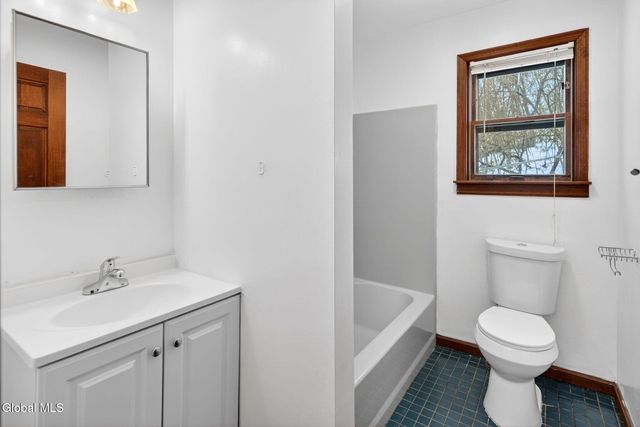 8 Caldwell Street, Albany, NY 12208