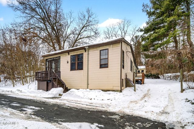 8 Caldwell Street, Albany, NY 12208