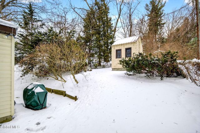 8 Caldwell Street, Albany, NY 12208