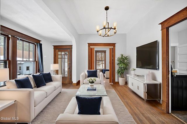 8 Caldwell Street, Albany, NY 12208