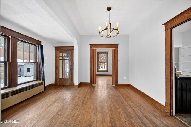 8 Caldwell Street, Albany, NY 12208