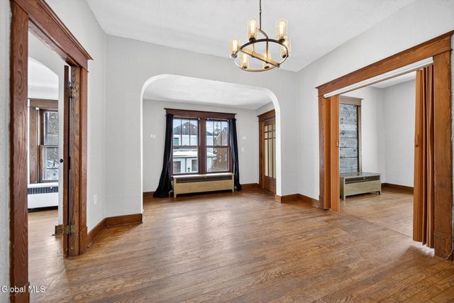 8 Caldwell Street, Albany, NY 12208