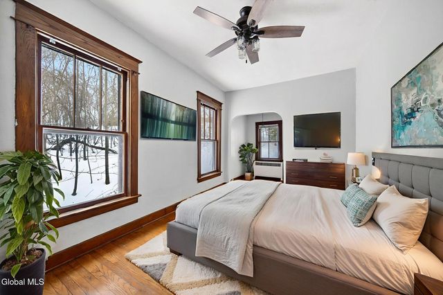 8 Caldwell Street, Albany, NY 12208