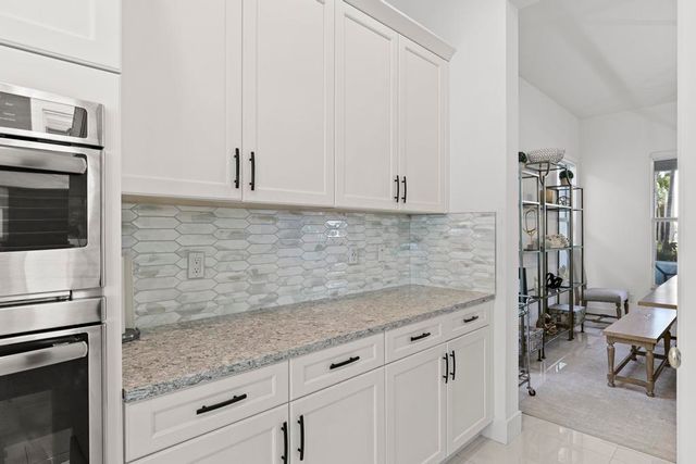 7037 Edison Place, Palm Beach Gardens, FL 33418