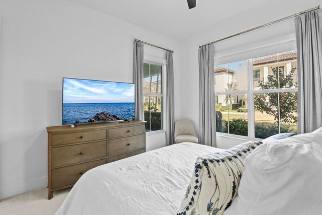 7037 Edison Place, Palm Beach Gardens, FL 33418