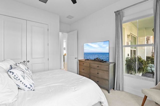 7037 Edison Place, Palm Beach Gardens, FL 33418