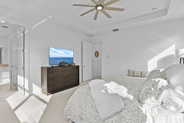 7037 Edison Place, Palm Beach Gardens, FL 33418