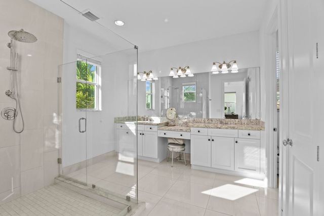 7037 Edison Place, Palm Beach Gardens, FL 33418