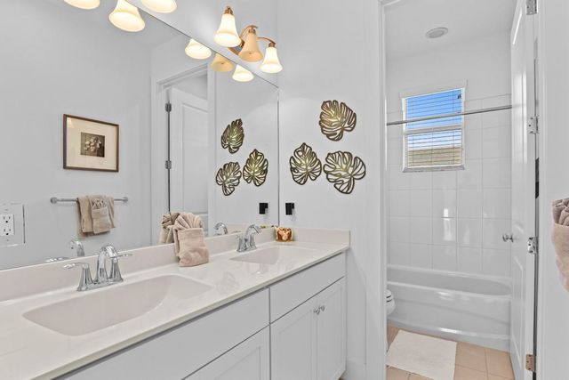 7037 Edison Place, Palm Beach Gardens, FL 33418