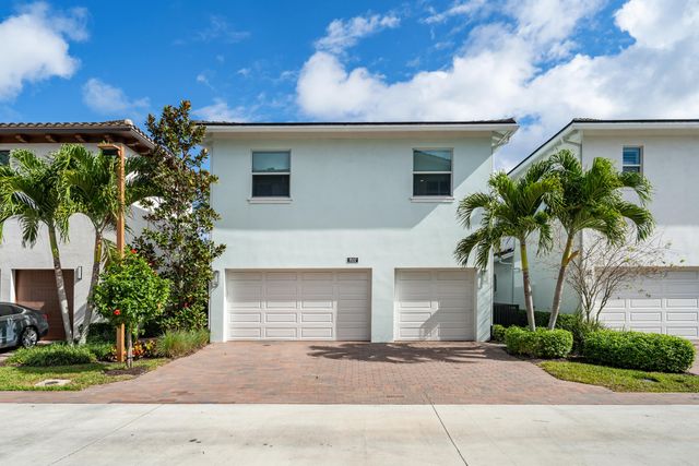 7037 Edison Place, Palm Beach Gardens, FL 33418