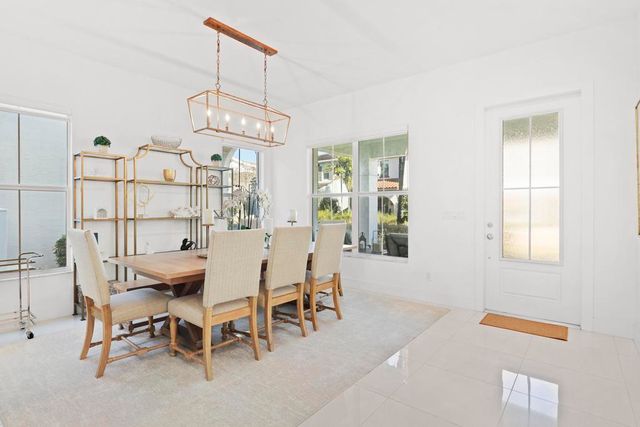 7037 Edison Place, Palm Beach Gardens, FL 33418