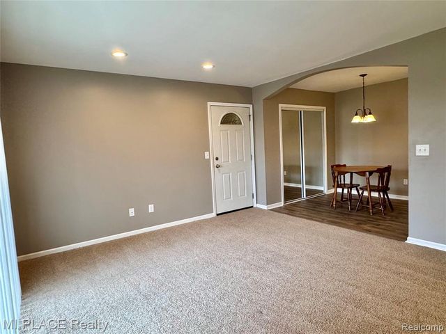 16150 Clarkson Drive, Fraser, MI 48026