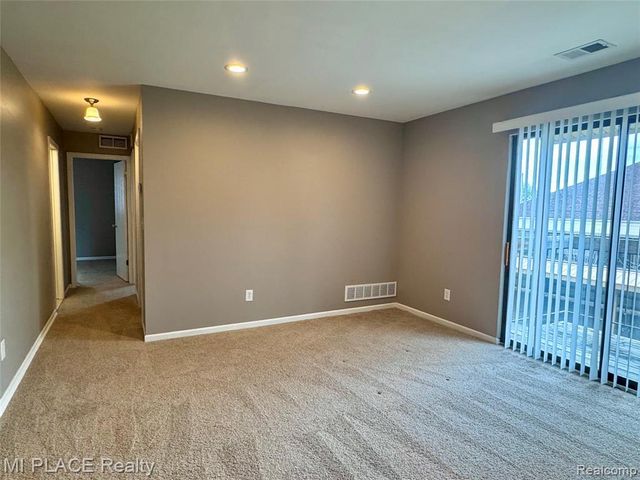 16150 Clarkson Drive, Fraser, MI 48026