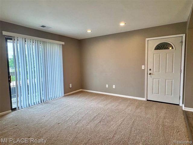 16150 Clarkson Drive, Fraser, MI 48026