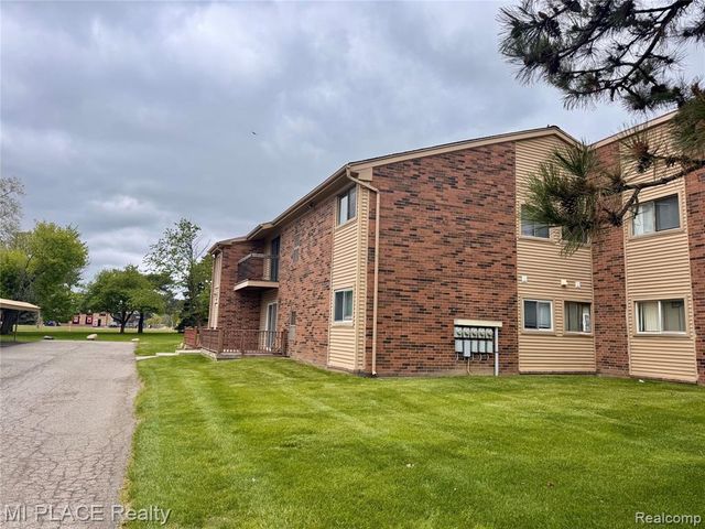 16150 Clarkson Drive, Fraser, MI 48026