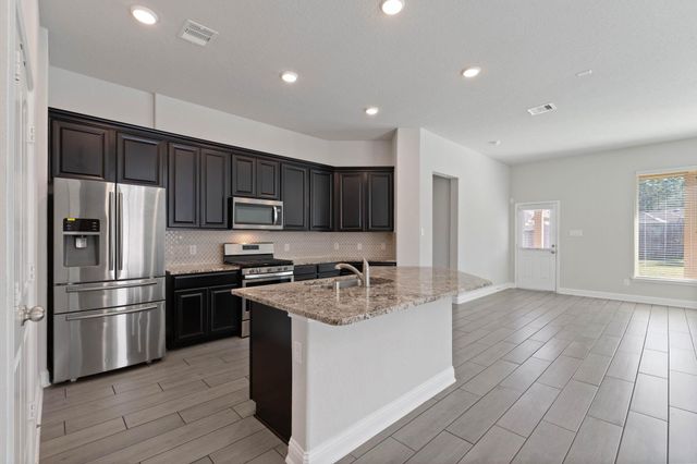 2811 Ridgecliff Court, Conroe, TX 77301