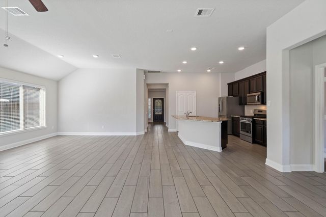 2811 Ridgecliff Court, Conroe, TX 77301