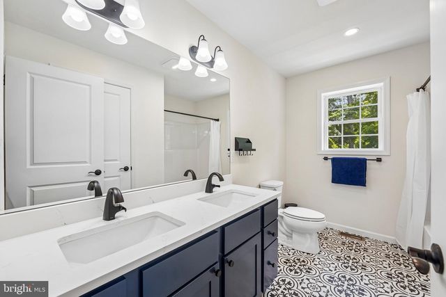 40 CREEK RD, Phoenixville, PA 19460