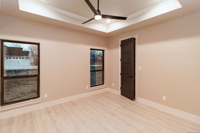 176 Hondo Ridge, La Vernia, TX 78121