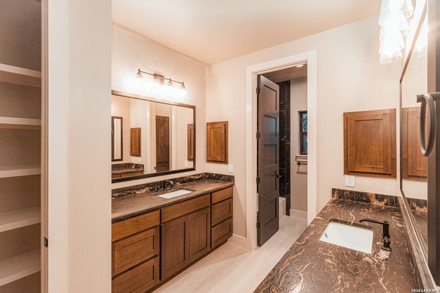 176 Hondo Ridge, La Vernia, TX 78121