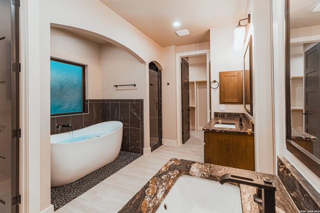 176 Hondo Ridge, La Vernia, TX 78121