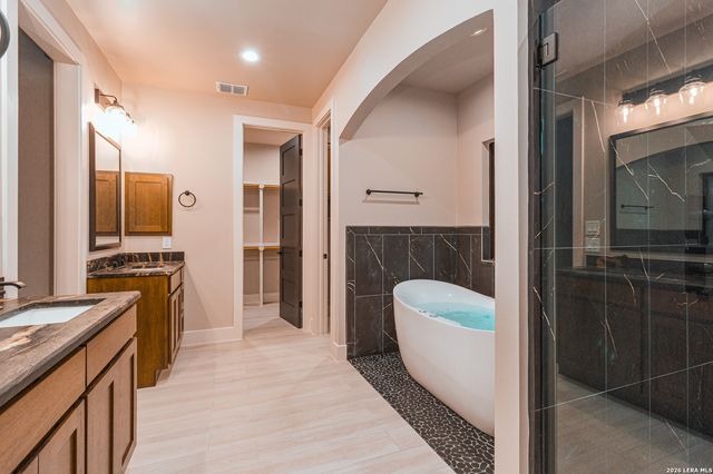 176 Hondo Ridge, La Vernia, TX 78121