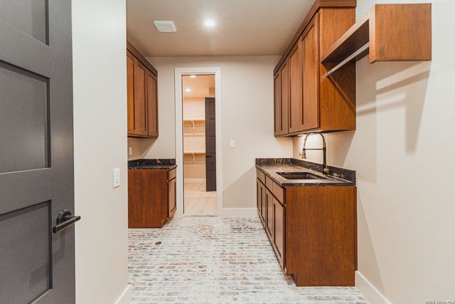 176 Hondo Ridge, La Vernia, TX 78121