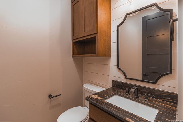 176 Hondo Ridge, La Vernia, TX 78121