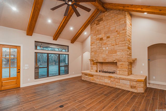 176 Hondo Ridge, La Vernia, TX 78121