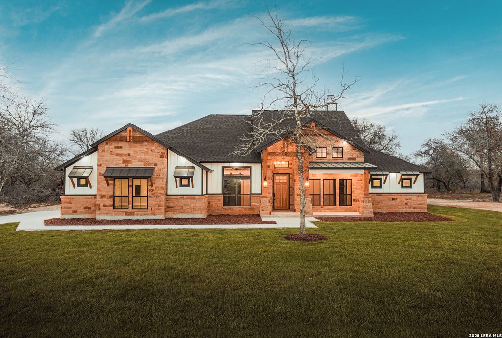 176 Hondo Ridge, La Vernia, TX 78121