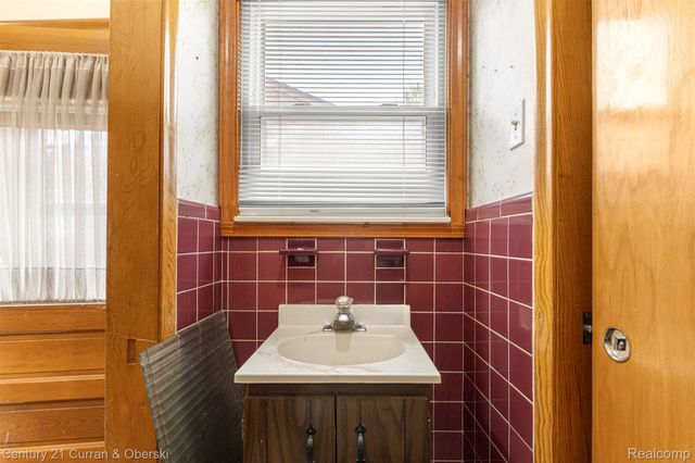 14050 Garfield, Redford Charter Township, MI 48239