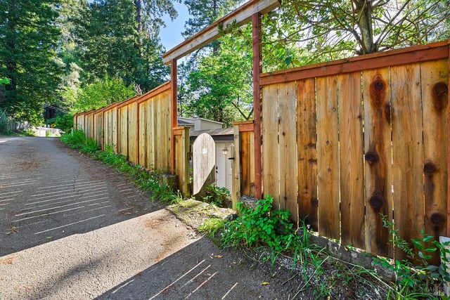 16017 Palo Alto Dr, Guerneville, CA 95446