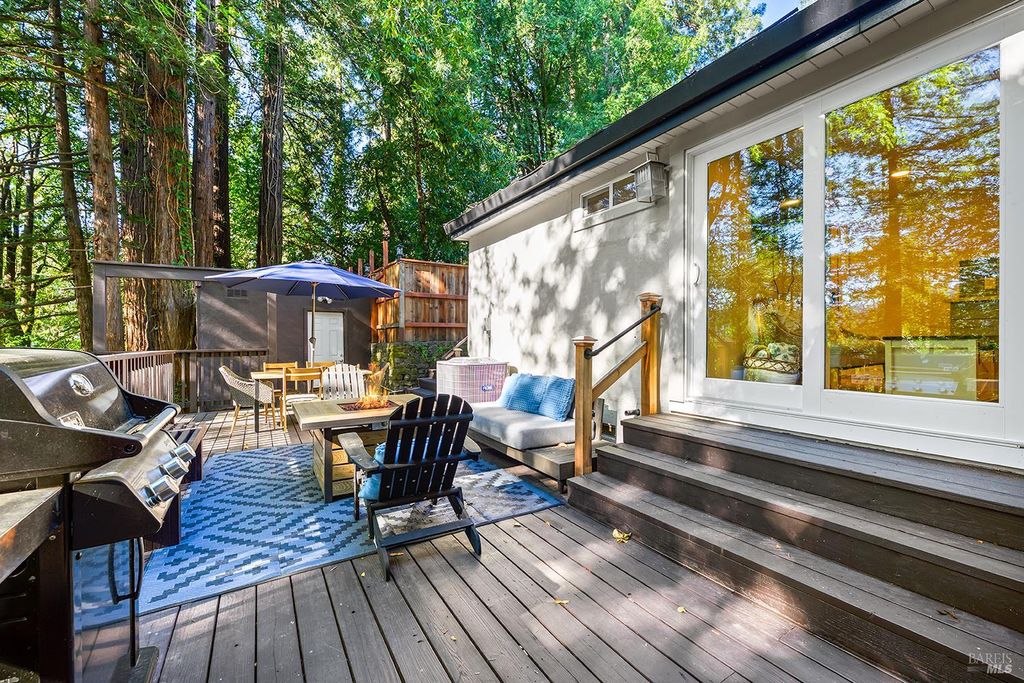 16017 Palo Alto Dr, Guerneville, CA 95446