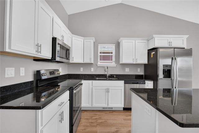 4845 Dostal Court, Cedar Rapids, IA 52404