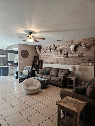 100 Ridgewood CIR, Wimberley, TX 78676