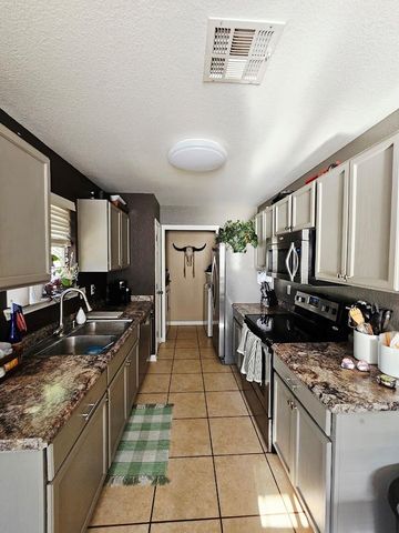 100 Ridgewood CIR, Wimberley, TX 78676