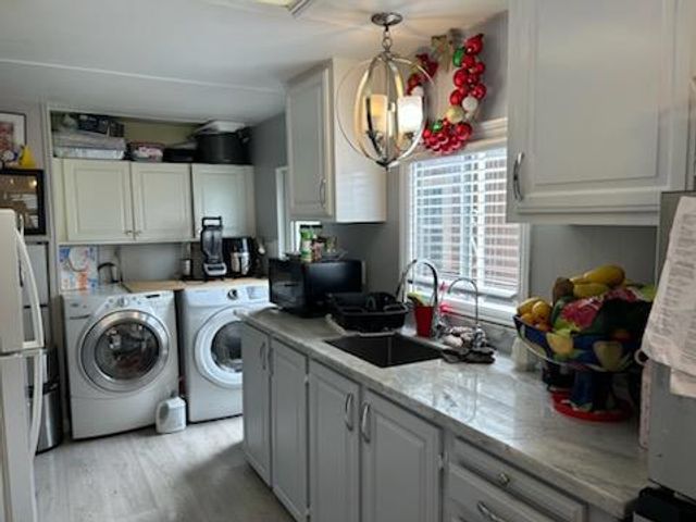2053 East Bayshore, Redwood City, CA 94063