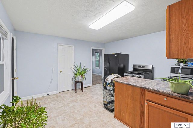 4319 S 34th Street, Omaha, NE 68107