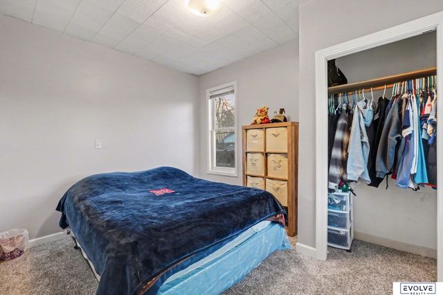 4319 S 34th Street, Omaha, NE 68107