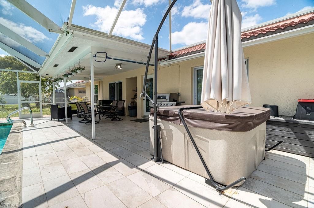 Image 23 of property listing at 3725 8th PL, Cape Coral, FL 33904