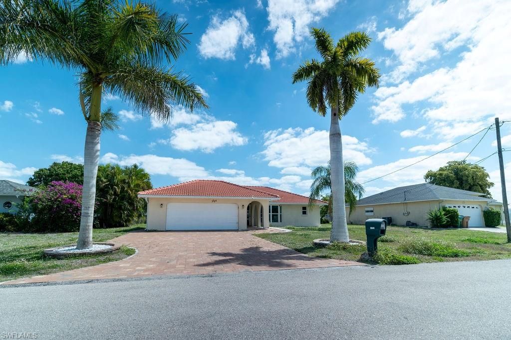 Image 30 of property listing at 3725 8th PL, Cape Coral, FL 33904