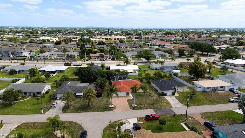 Image 31 of property listing at 3725 8th PL, Cape Coral, FL 33904