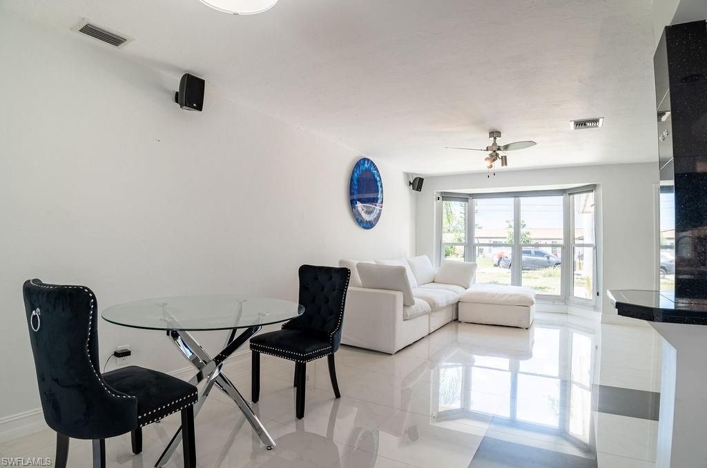 Image 6 of property listing at 3725 8th PL, Cape Coral, FL 33904