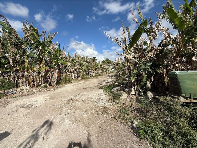 16455 SW 207, Miami, FL 33187
