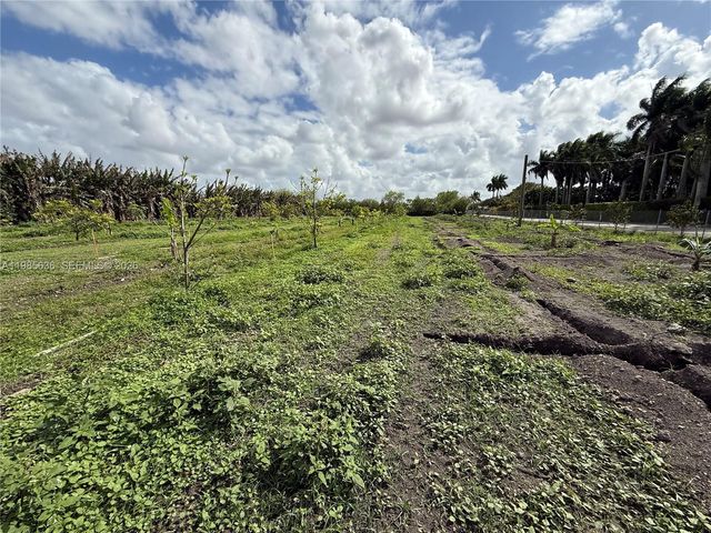 16455 SW 207, Miami, FL 33187