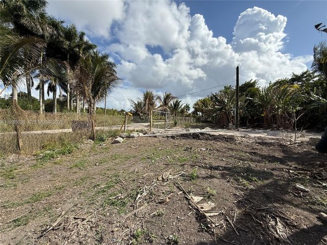16455 SW 207, Miami, FL 33187