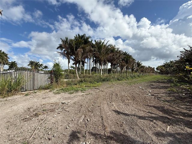 16455 SW 207, Miami, FL 33187
