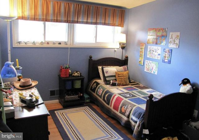 715 MARSHALL AVE, Rockville, MD 20851