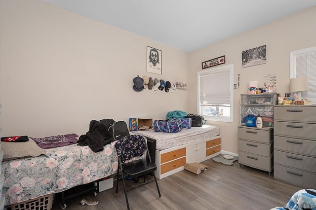 8 E 14th Street, Huntington Station, NY 11746