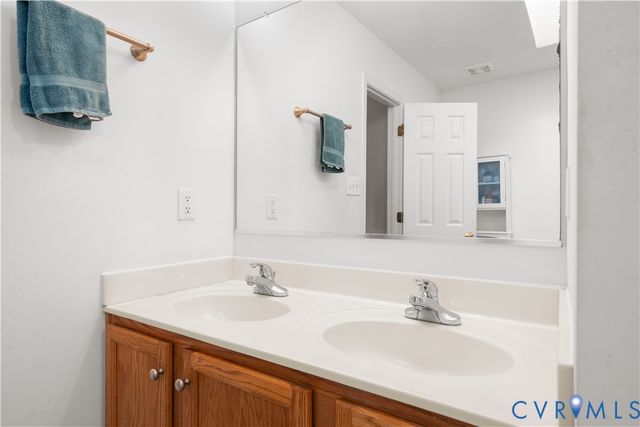 441 Battersea Ln, Richmond, VA 23223